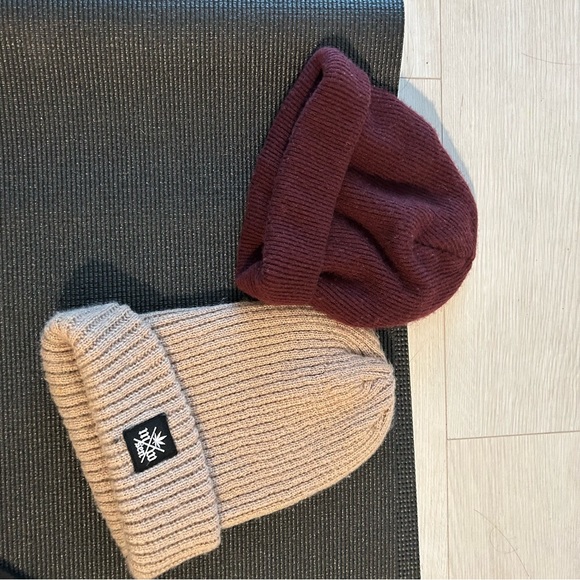 Cute toques - Picture 1 of 3